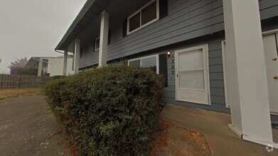 Building Photo - 1757 SE Lilly Pl