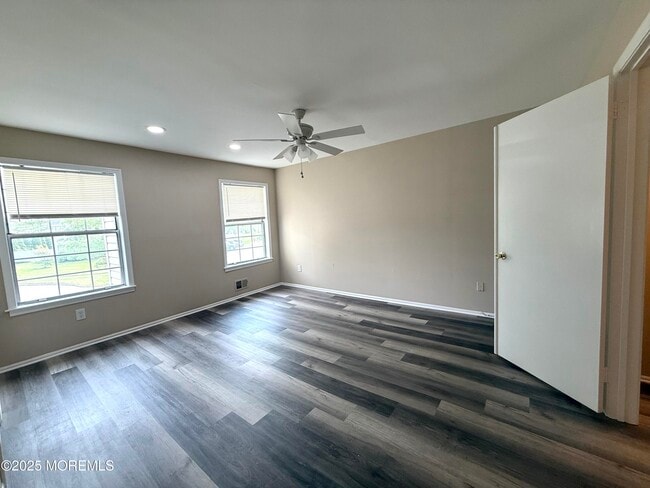 Building Photo - 523 Manchester Pl