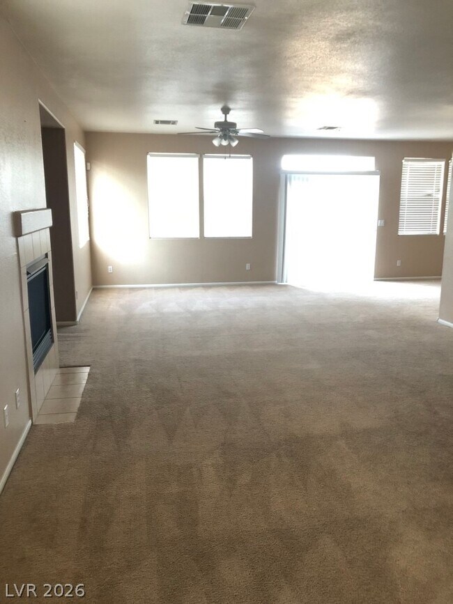 Building Photo - 706 Aloe Yucca Ave