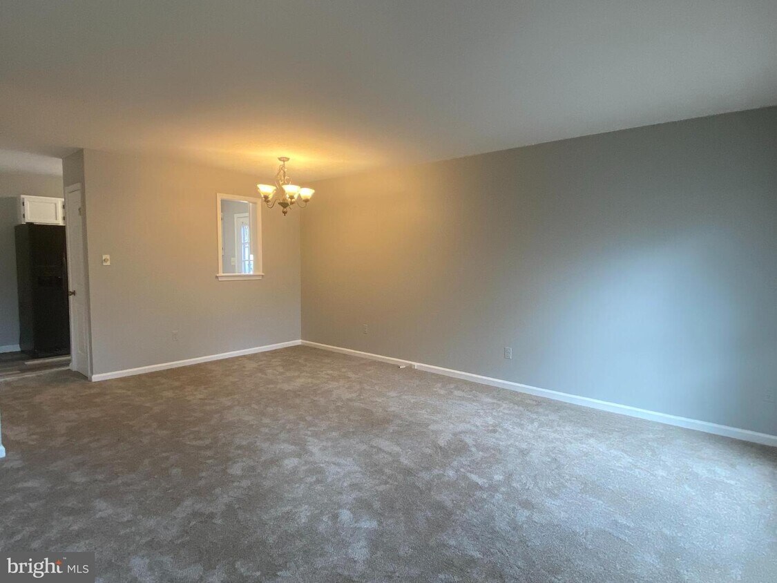Primary Photo - 578 Welsh Dr