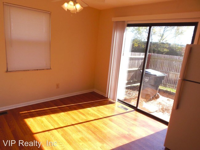 Building Photo - 2527-2529 Sonora Dr