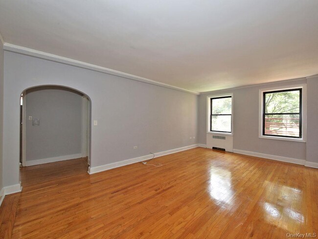 Building Photo - 122 Larchmont Acres