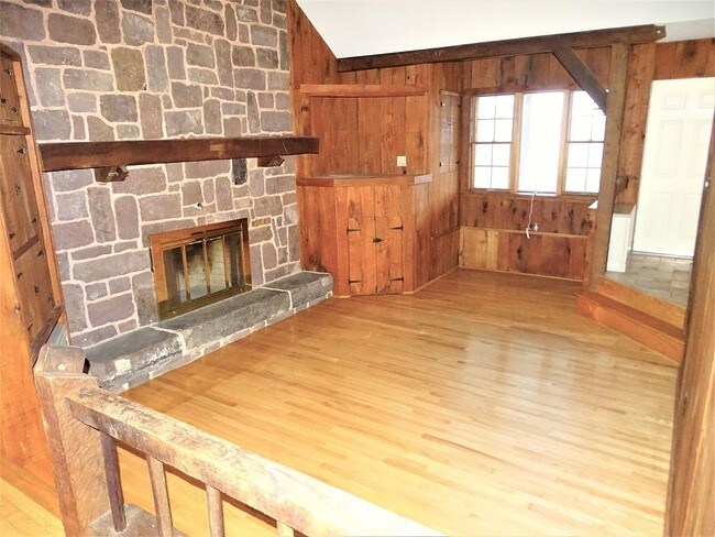Building Photo - 335 Old Mill Rd