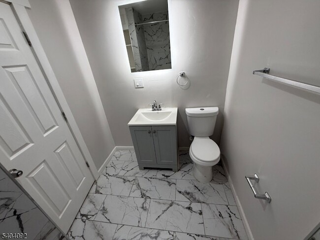 Foto del edificio - 28 Kenmore Ave