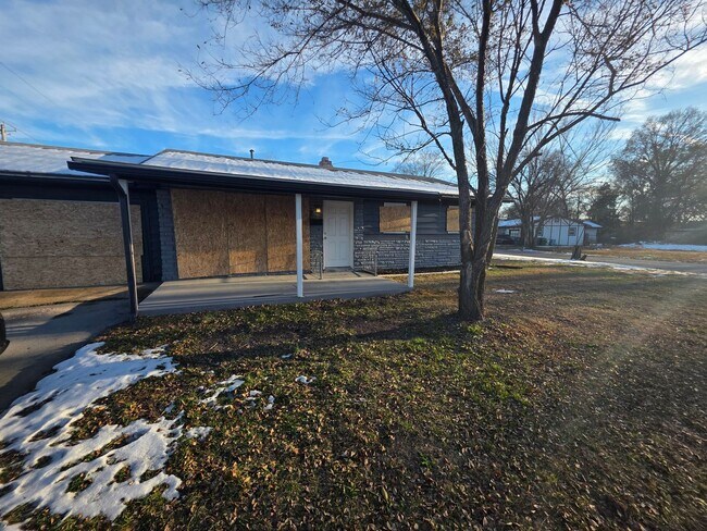 Foto del edificio - 2 Leonard Dr