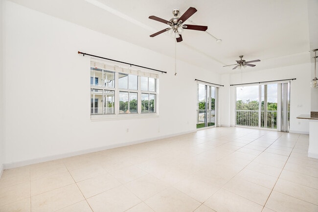 Building Photo - 3960 N Flagler Dr