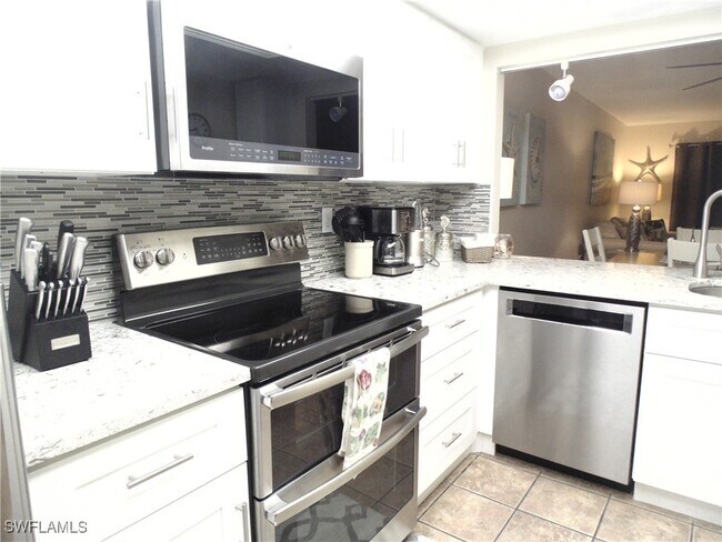 Foto del edificio - 5441 Peppertree Dr
