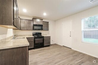 Building Photo - 2413 Carp Dr