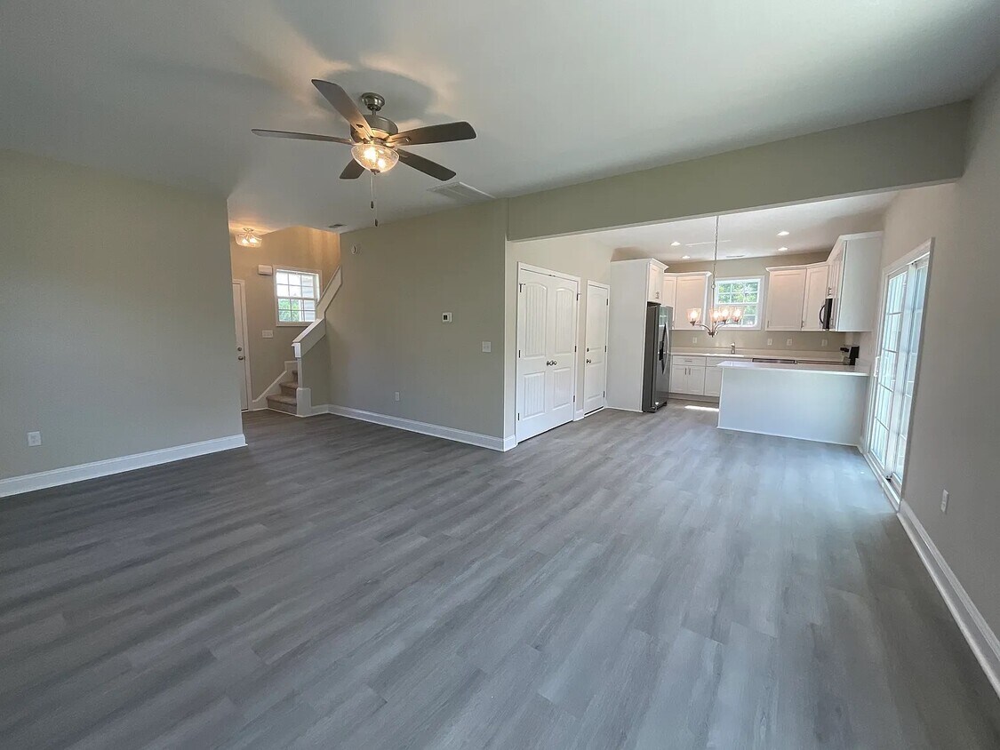 Building Photo - 106 Grander Ct