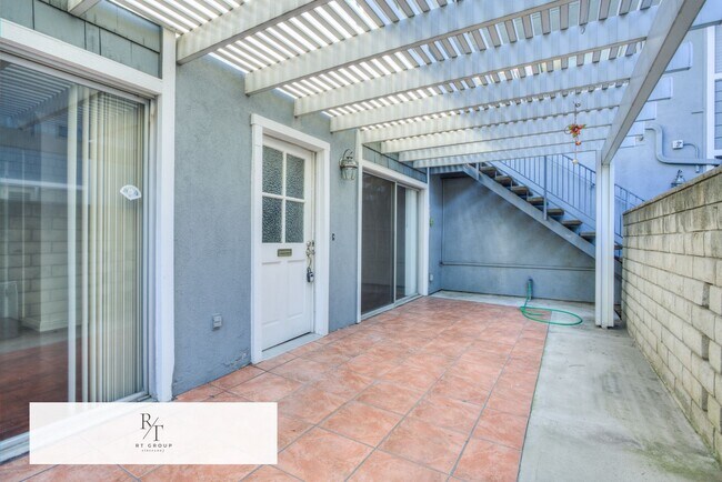 Foto del edificio - Arcadia School District | Quiet 4-Unit Community