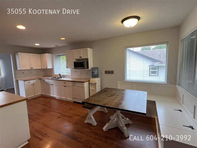 Building Photo - Great Home in an Amazing Location!