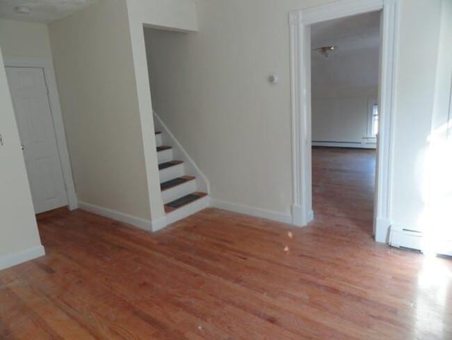 Building Photo - 3bed/2 bath in Somerville