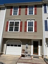 Building Photo - 5634 Crestwood Ct