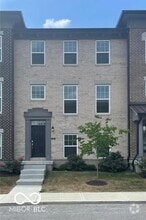Building Photo - 305 Fairfax Way