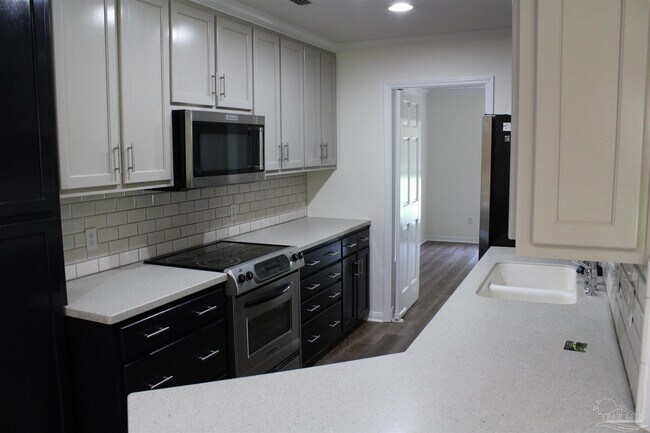 Building Photo - 4621 Shannon Cir
