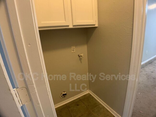 Foto del edificio - 1314 Pennington Ave