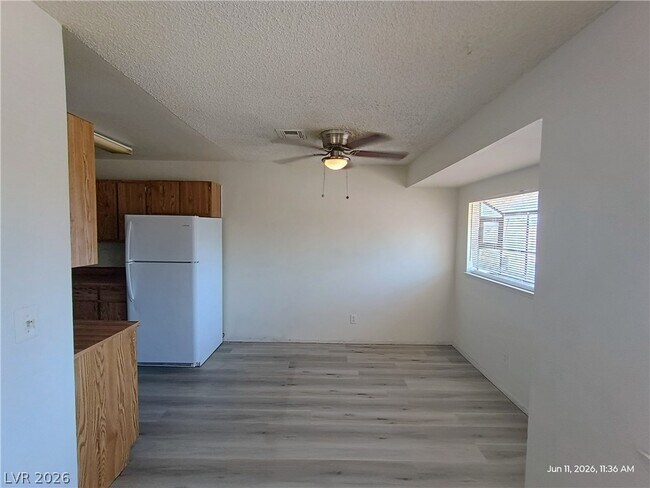 Foto del edificio - 6228 Ilanos Ln