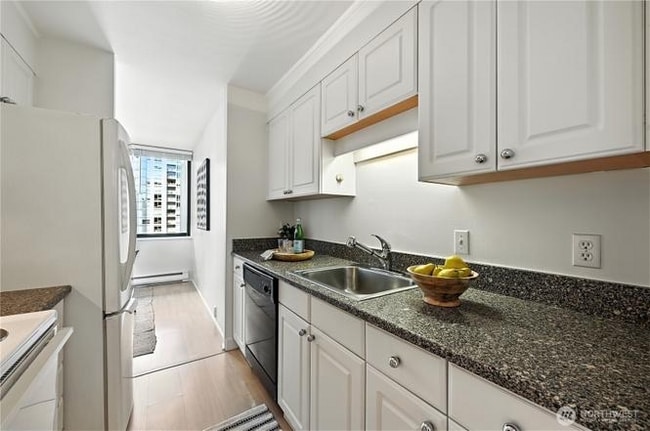 Foto del edificio - 2101 3rd Ave