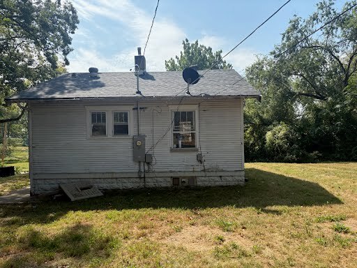 Building Photo - 830 E Rogers Ave