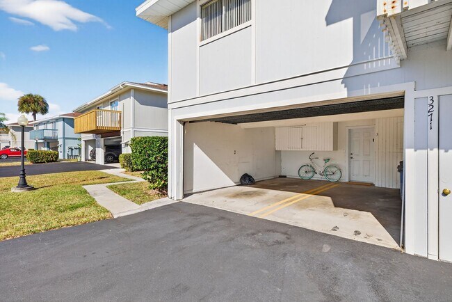 Foto del edificio - Cozy unfurnished, 2 Bedroom, 1 Bathroom, Condo