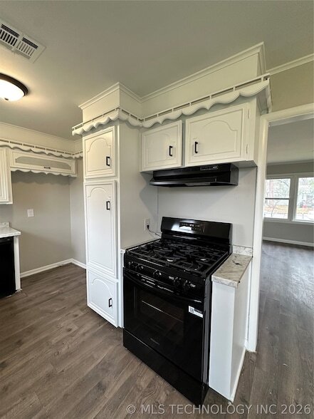 Foto del edificio - 6305 E Newton St