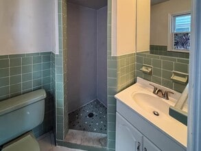 Building Photo - 513 Avenue C