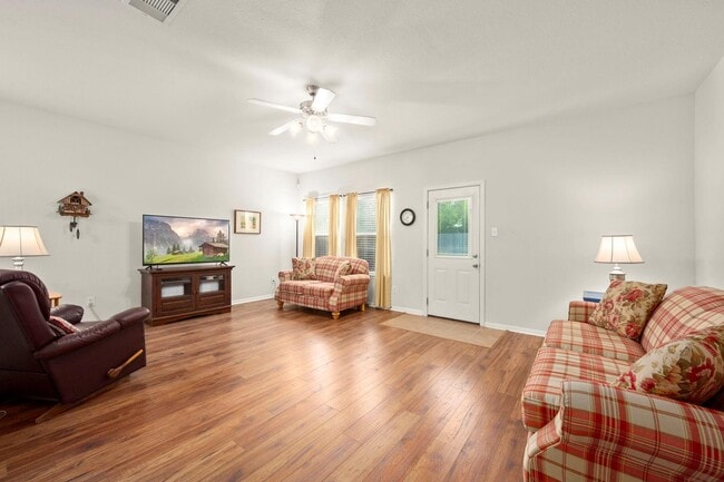 Building Photo - 19510 Majestic Landing Ln