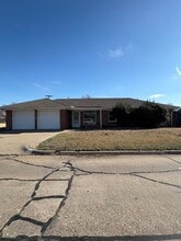 Building Photo - 401 S Hoover St