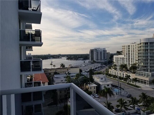 Foto del edificio - 336 N Birch Rd