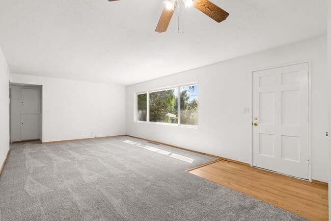 Building Photo - CHARMING HAYHURST 3 BEDROOMS, 2 BATH HOME