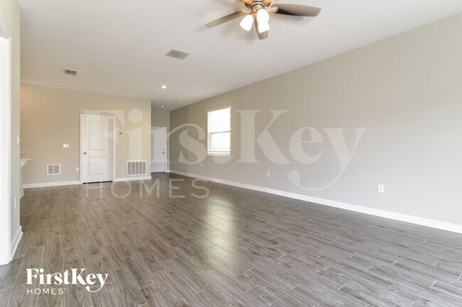 Foto del edificio - 1320 Oak Crest St