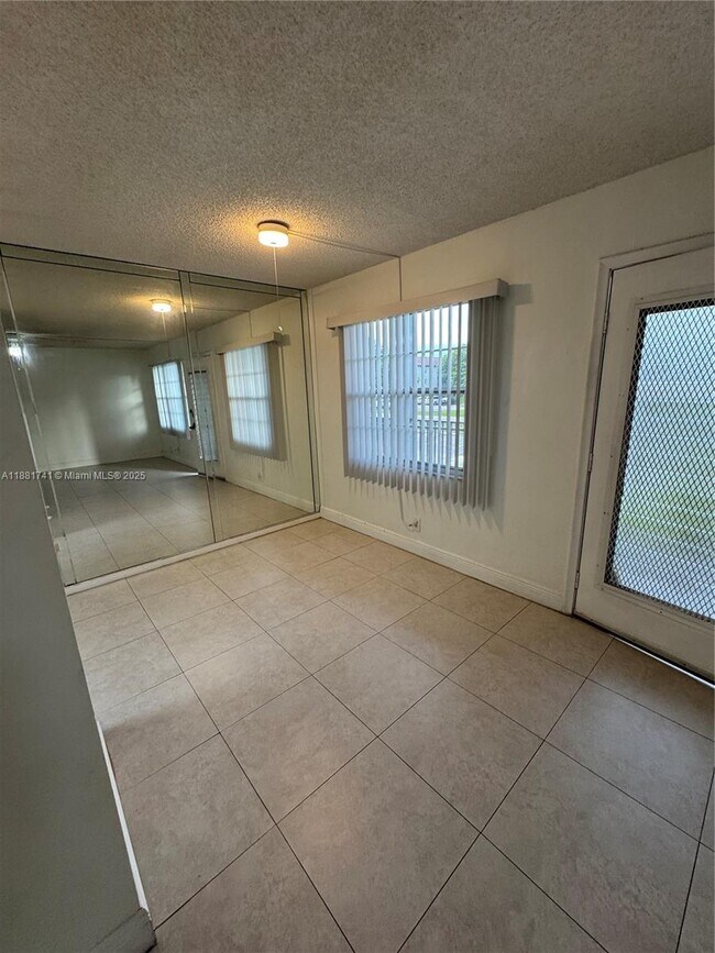 Foto del edificio - 13450 SW 3rd St