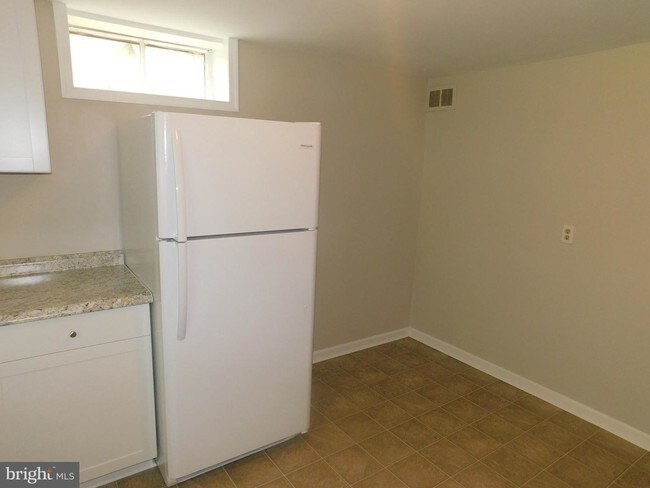 Building Photo - 117 Courtland Dr