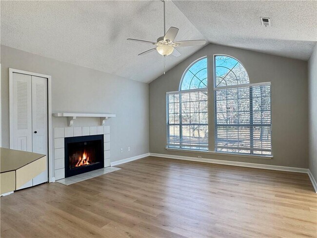 Foto del edificio - 901 Wentworth Ct