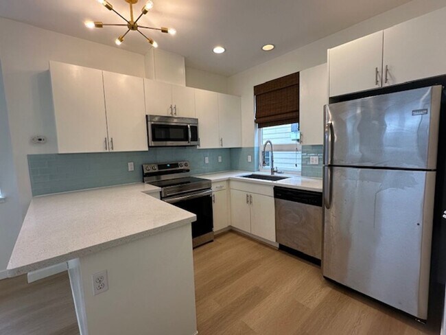 Foto del edificio - Spacious 2 bed 2.5 bath home in West Seattle