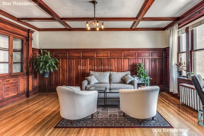 Foto del edificio - 1031 Beacon St