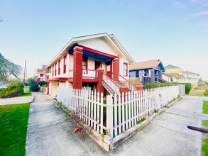 Building Photo - 2528 Avenue Q 1/2 Ave