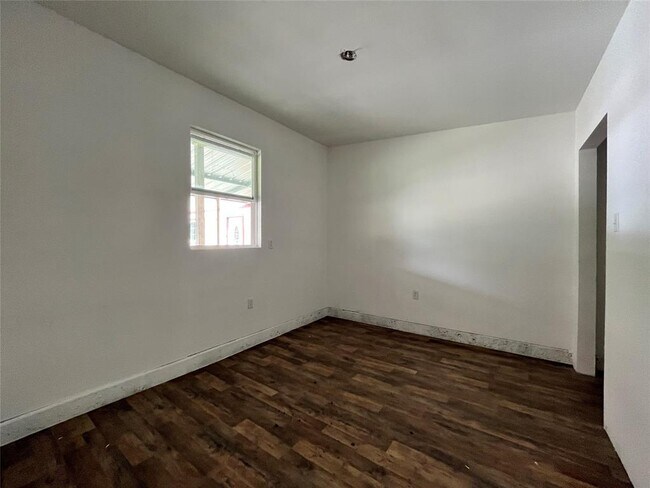 Foto del edificio - 5104 39th St E