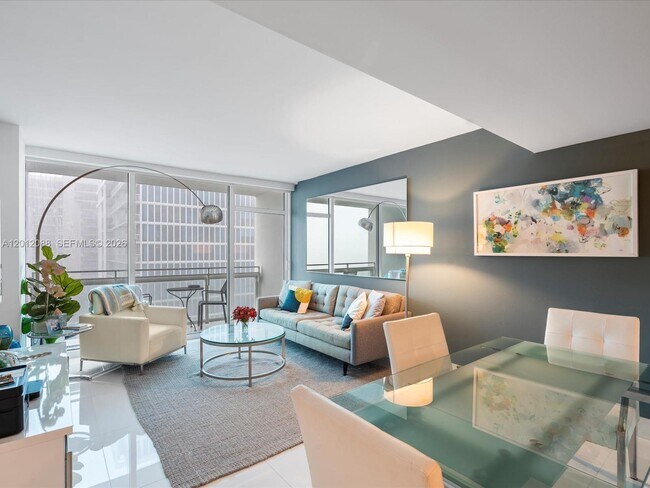 Foto del edificio - 6801 Collins Ave