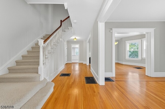 Building Photo - 94 Midland Ave