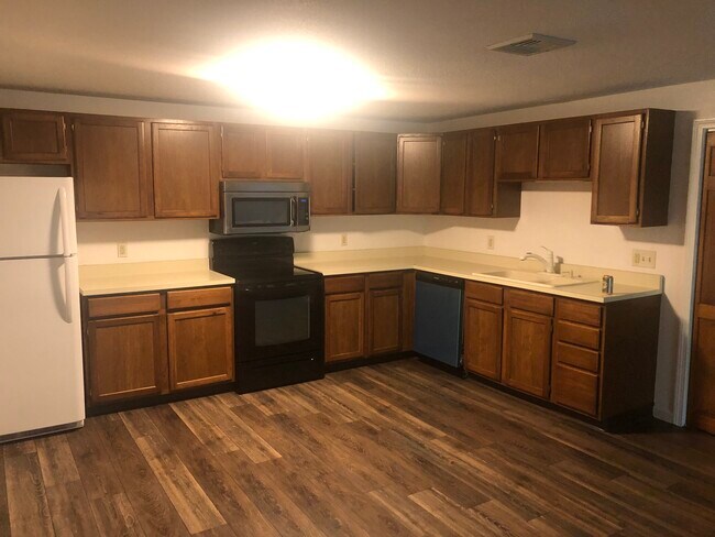 Updated appliances.. new dishwasher - 78 Saint Joseph St