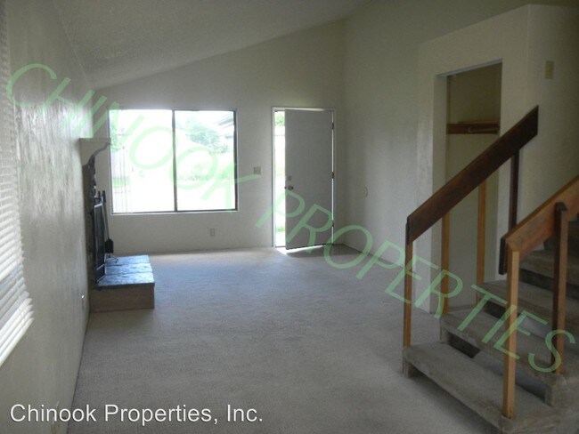 Building Photo - 1382 Q St