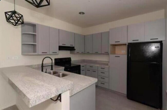 Foto del edificio - 7608 Rocio Dr