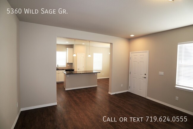 Building Photo - Incredible two-story townhouse for rent