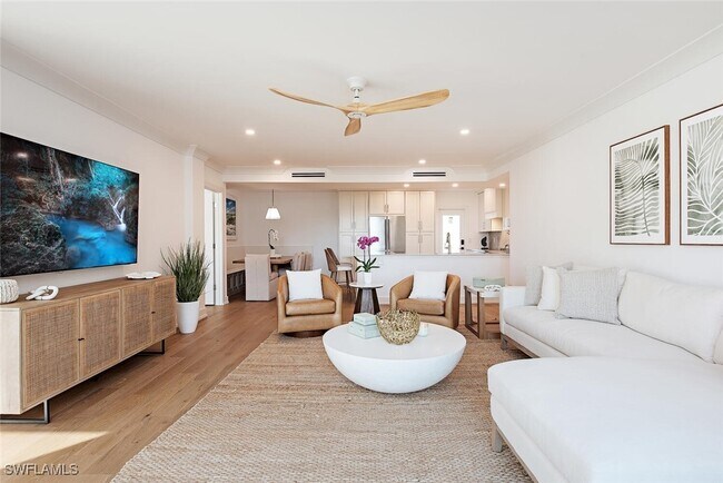 Foto del edificio - 400 Park Shore Dr
