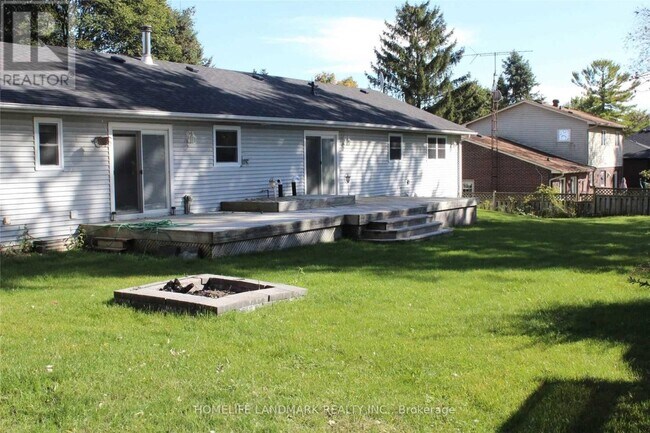 Photo du bâtiment - 32 Elmvale Blvd