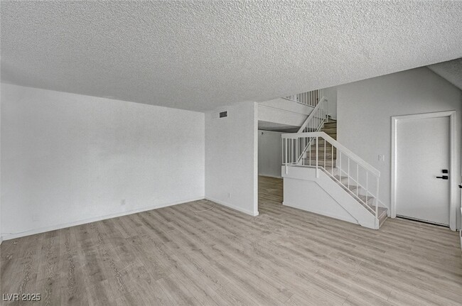 Building Photo - 7182 Acorn Ct