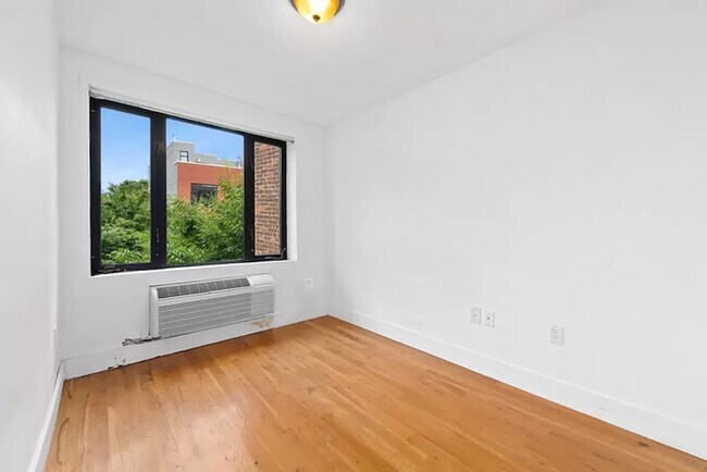 Building Photo - 733 Lafayette Ave