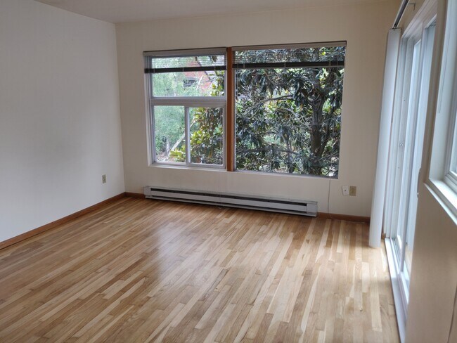 Building Photo - The Belmont Apartments