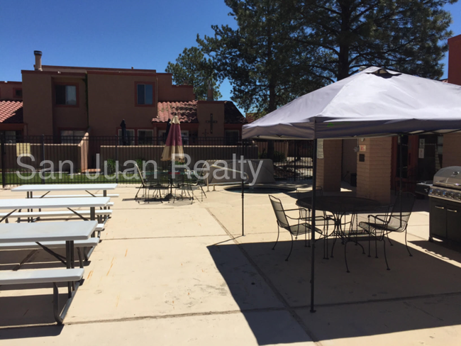 Building Photo - 2 Bedroom Condo in Country Club Villas